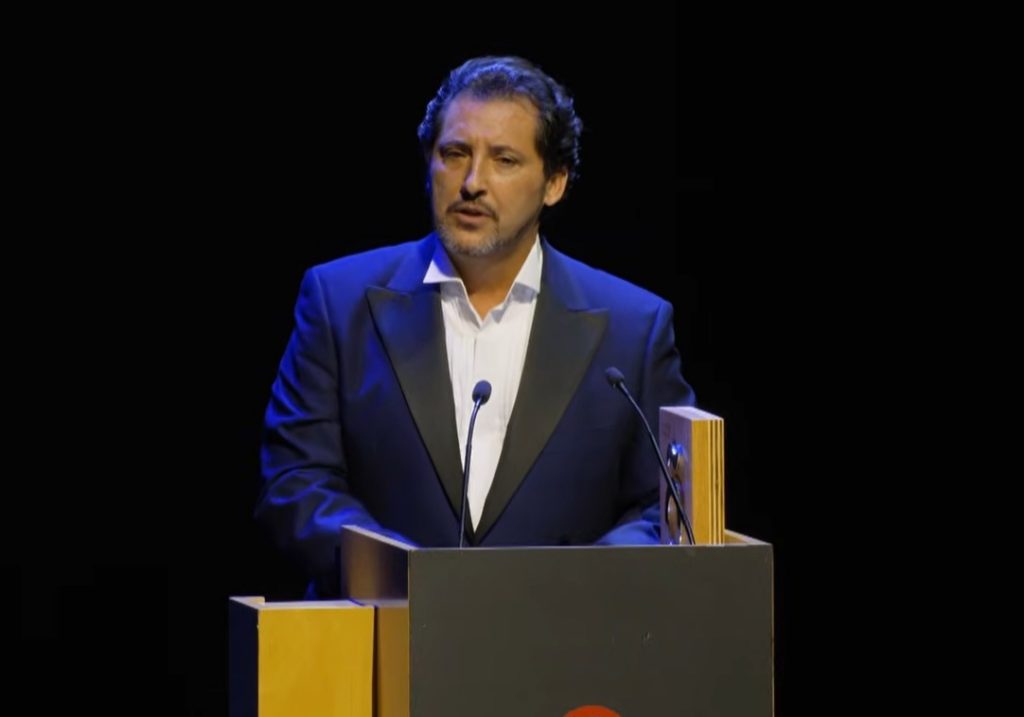Jorge de León recibe el galardón al mejor cantante de la temporada 2024-2025