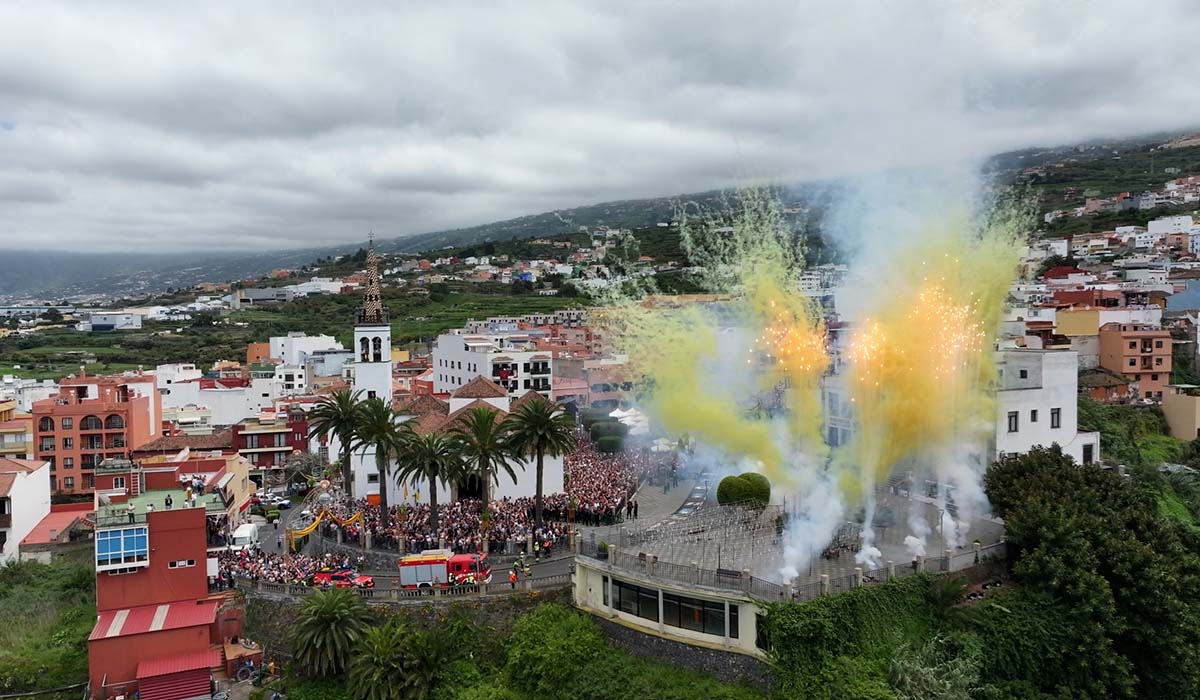 Los Realejos y Puerto de la Cruz festejan las cruces de mayo