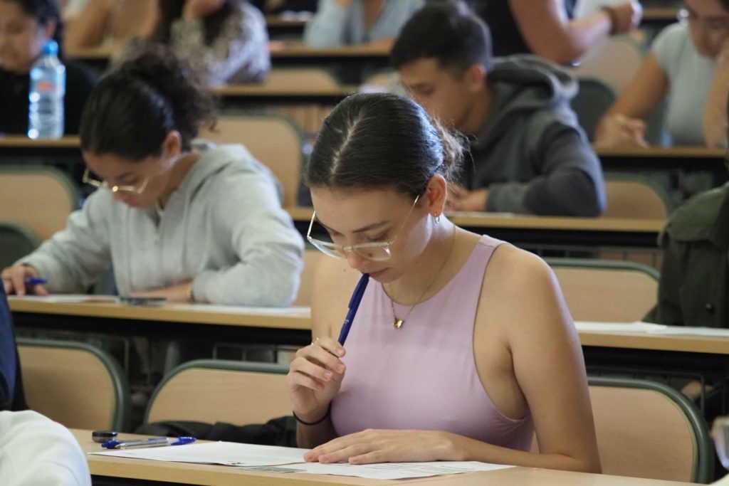 &lsquo;Cazar&rsquo; copiones por wifi: el dr&aacute;stico sistema que estrena Canarias en la PAU y que puede costar el acceso a la universidad