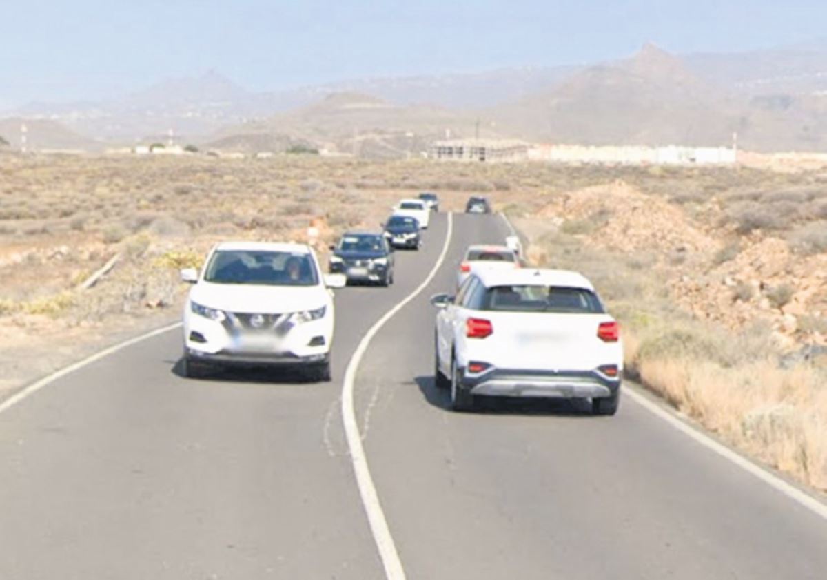 Las obras en el acceso al núcleo de Amarilla Golf no concluirán hasta final de año