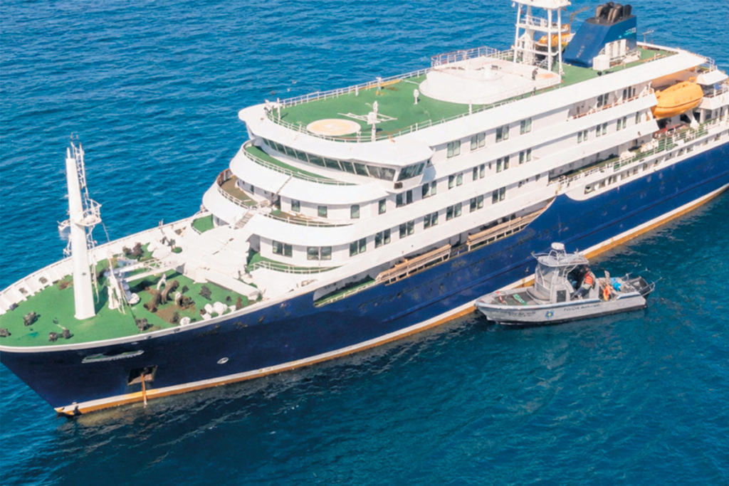 El crucero del hantavirus pone rumbo a Canarias y llegará esta semana