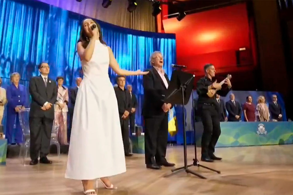 Canarias estrena su himno a "ocho peñas" con una actuación histórica