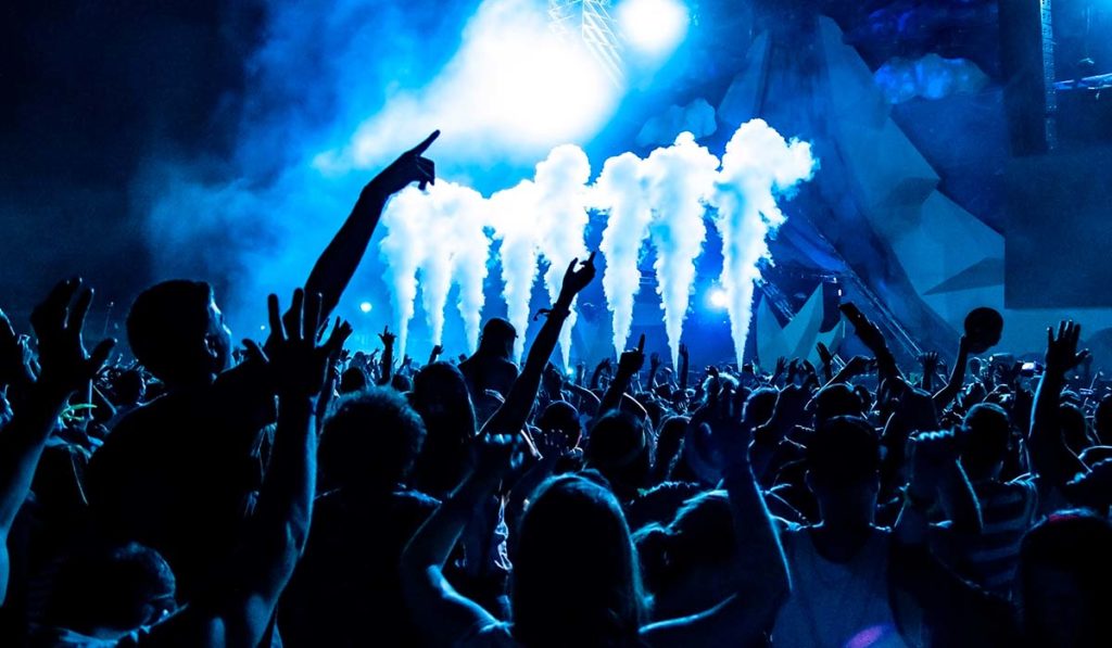 Buscan a alguien para el ‘trabajo del verano’: pagan 1.000 euros y todos los gastos por ir a dos grandes festivales