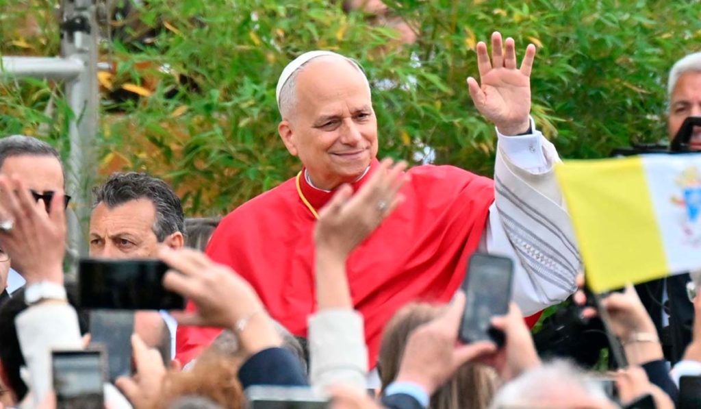 El colosal escenario de 28 metros para el Papa en Tenerife: una réplica del Vaticano con identidad canaria
