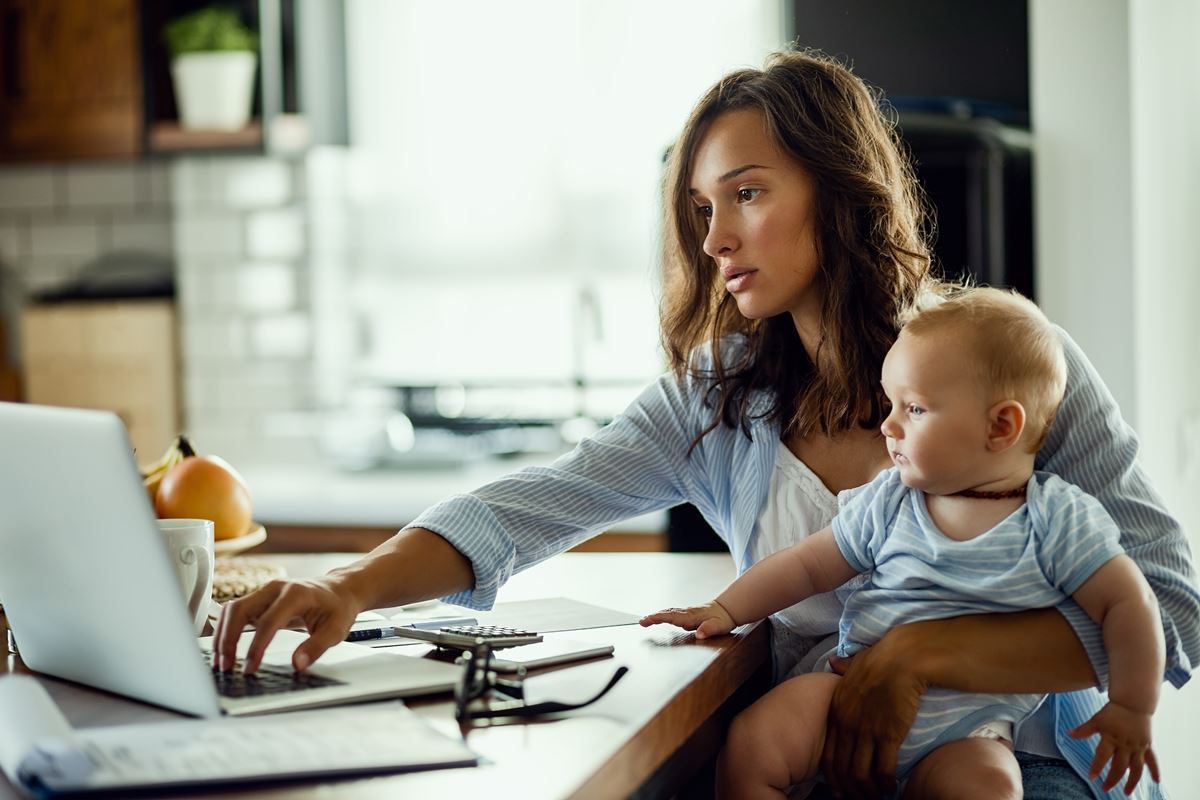 Victoria histórica para una madre tinerfeña: el Supremo le concede 26 semanas de permiso por maternidad