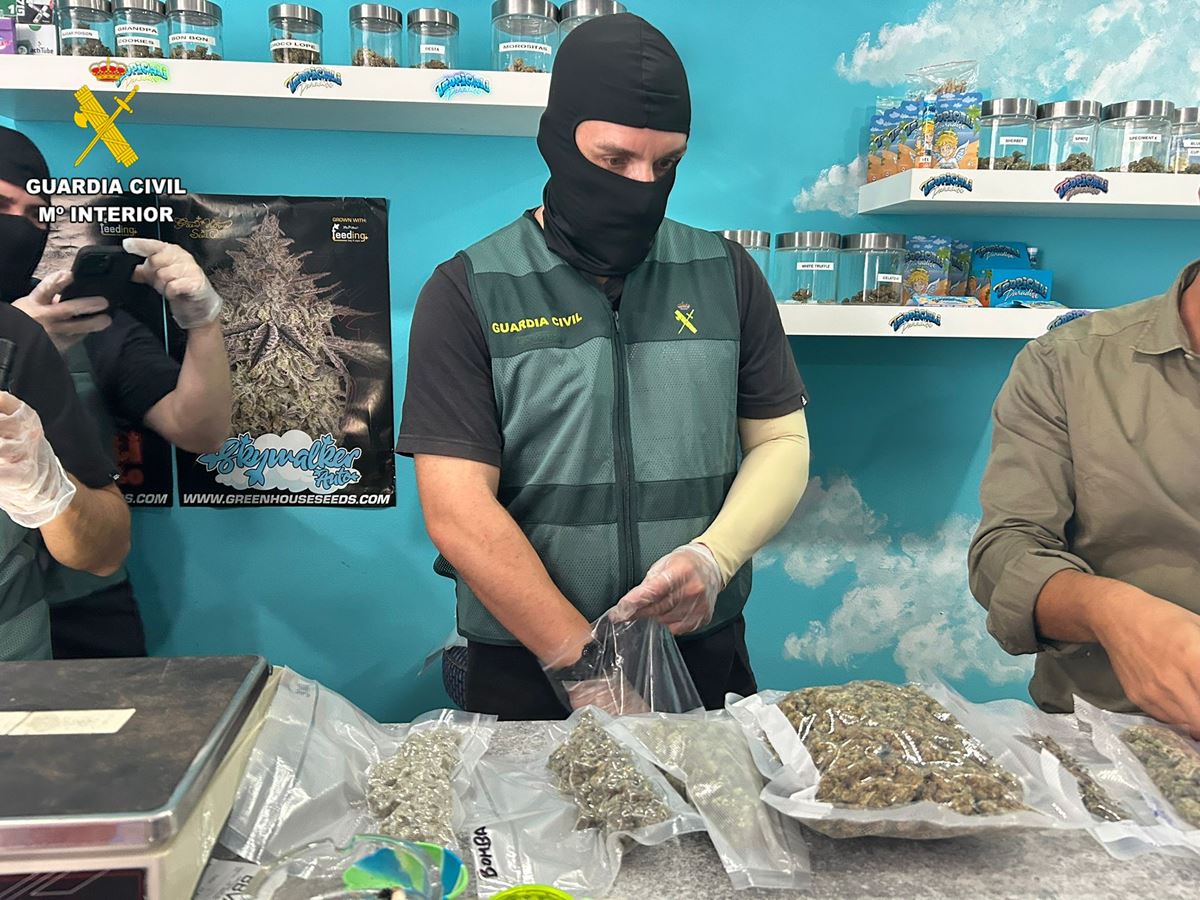 Golpe de la Guardia Civil en Granadilla: vendían droga en Tenerife a turistas usando un falso club