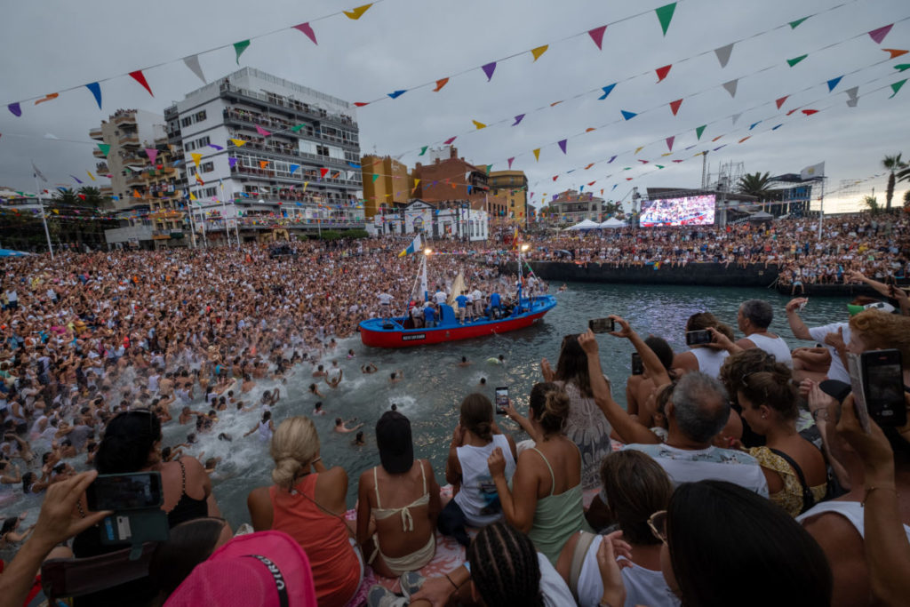 La embarcación de la Virgen del Carmen, uno de los actos más multitudinarios, será el martes 14.