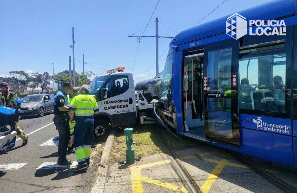 Elevan a 6 los heridos por el impacto del tranv&iacute;a de Tenerife: el conductor de la gr&uacute;a &ldquo;positivo en el drogotest&rdquo;