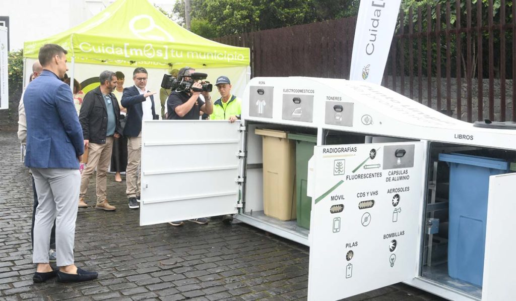 Dos minipuntos limpios m&oacute;viles acercan el reciclaje a los hogares de 6 municipios de Tenerife