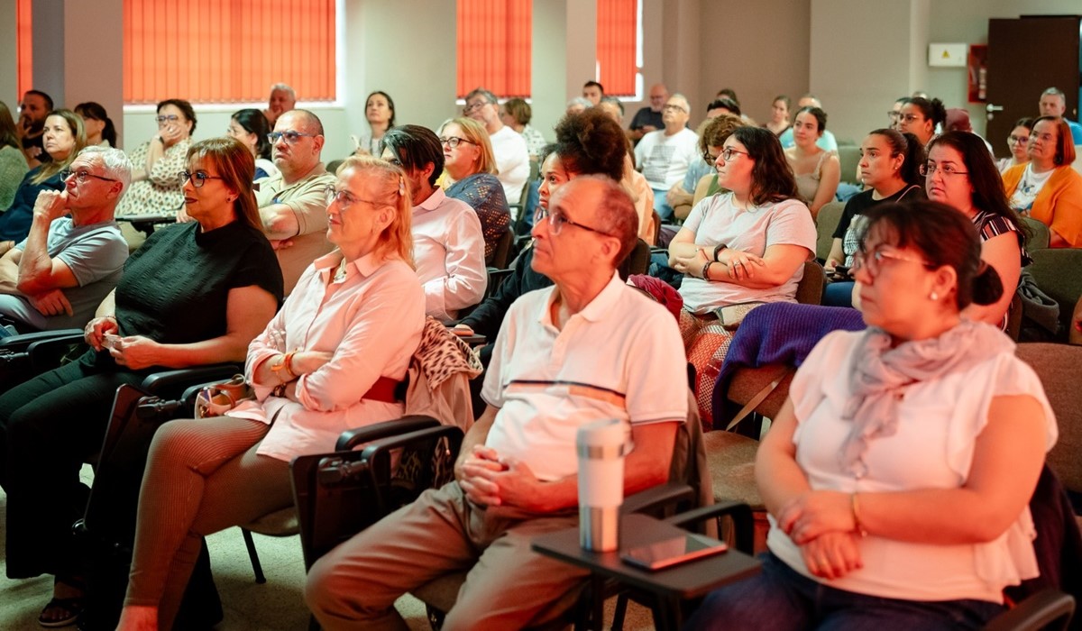 Voluntarios del papa: la ilusión de formar parte de la historia en Tenerife