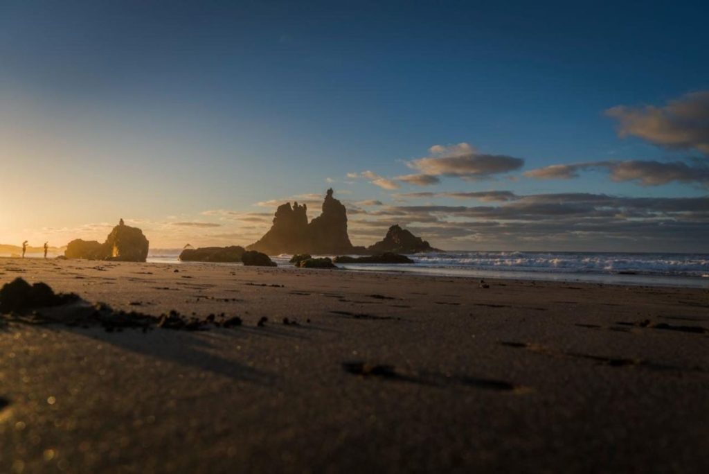 La playa de Benijo, en Santa Cruz de Tenerife, espera la ejecución de las obras para asegurar el talud y recuperar el acceso