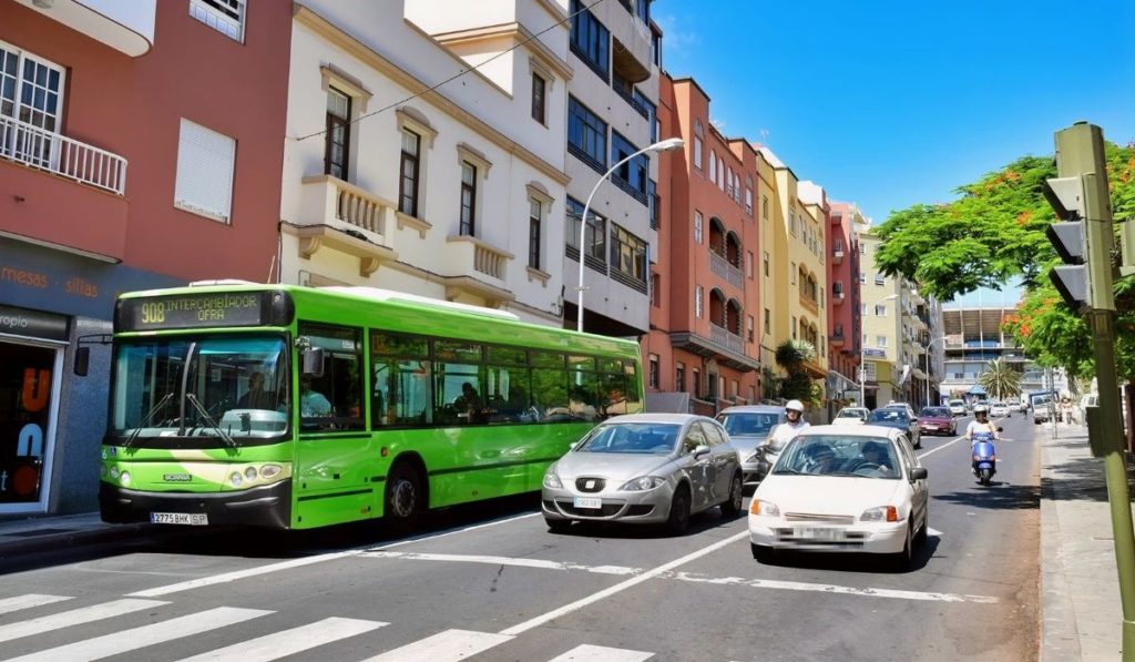Refuerzo de guaguas en Santa Cruz de Tenerife este sábado: líneas y horarios para los conciertos