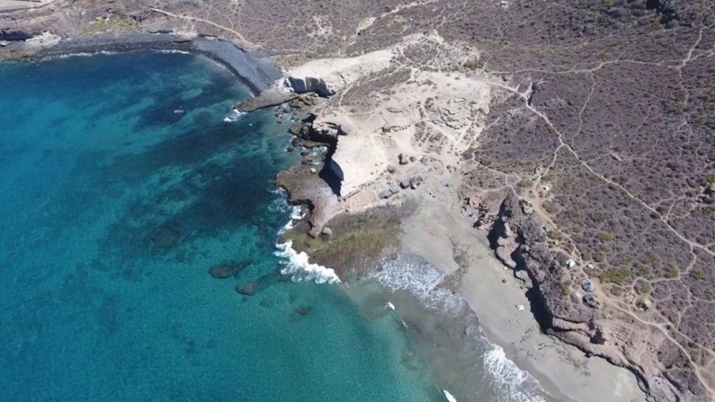 Adeje respalda ampliar y reforzar la protección de La Caleta-Diego Hernández. | DA