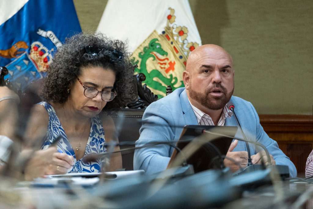 El PSOE denuncia que el PP ha montado un “ayuntamiento paralelo” para imponer una modificación de crédito en Puerto de la Cruz