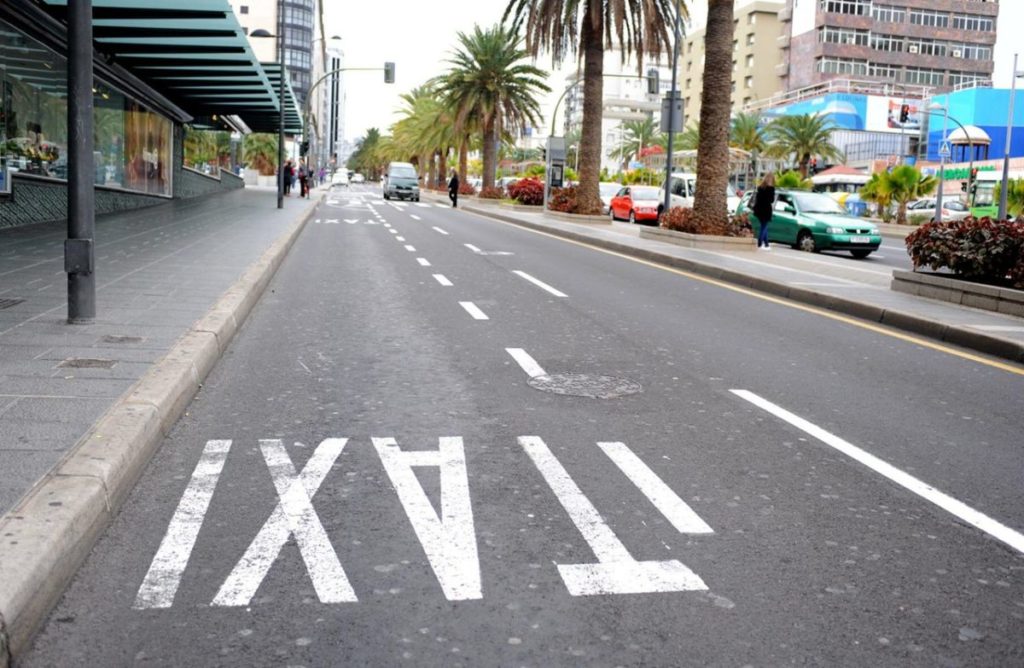 Los ciudadanos podrán aparcar de noche en zonas reservadas a taxis en Santa Cruz de Tenerife