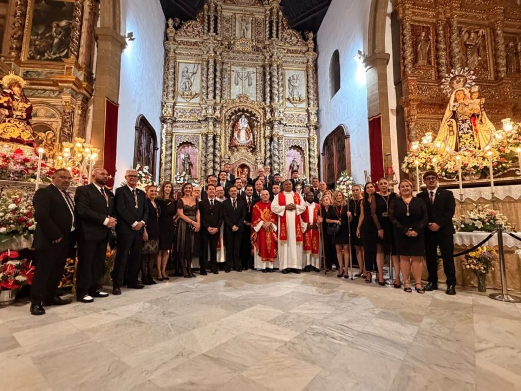 La parroquia de la Peña de Francia acogió el domingo la solemne misa por la festividad del Gran Poder de Dios. | DA