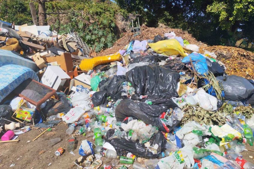 Denuncian un vertedero ilegal en suelo protegido de San Juan de la Rambla: “Un atentado con daños irreversibles”