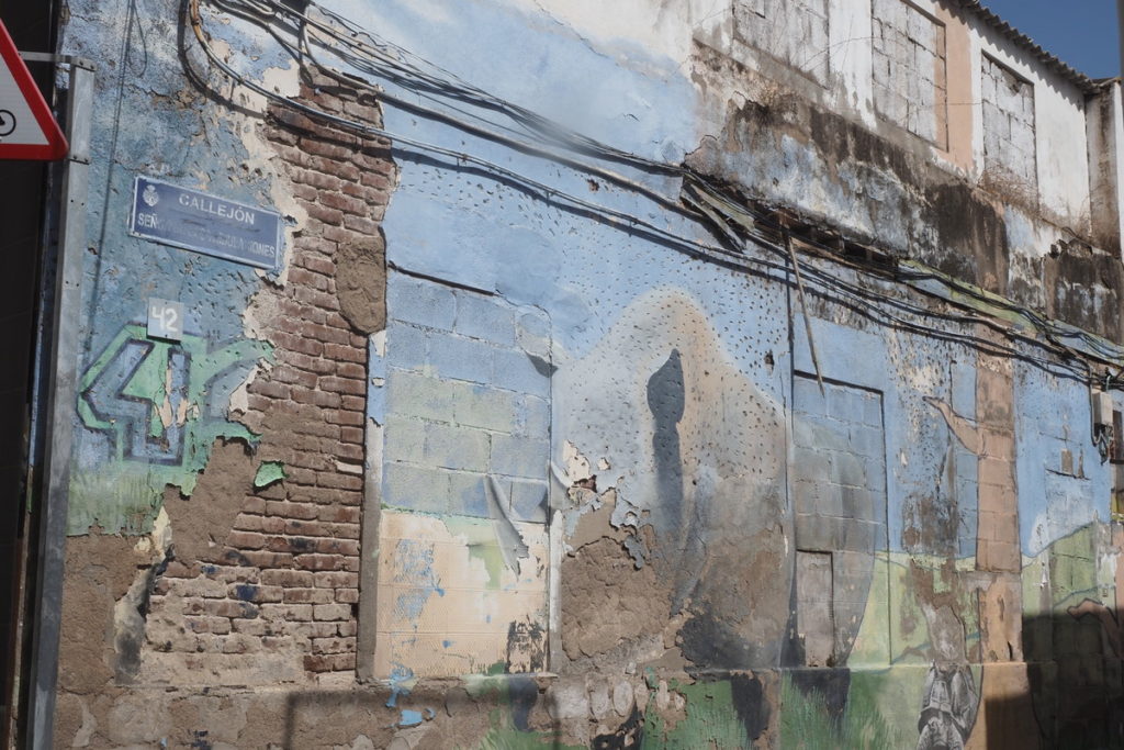 Nuevos cimientos entre casas en ruinas: las dos caras de El Toscal