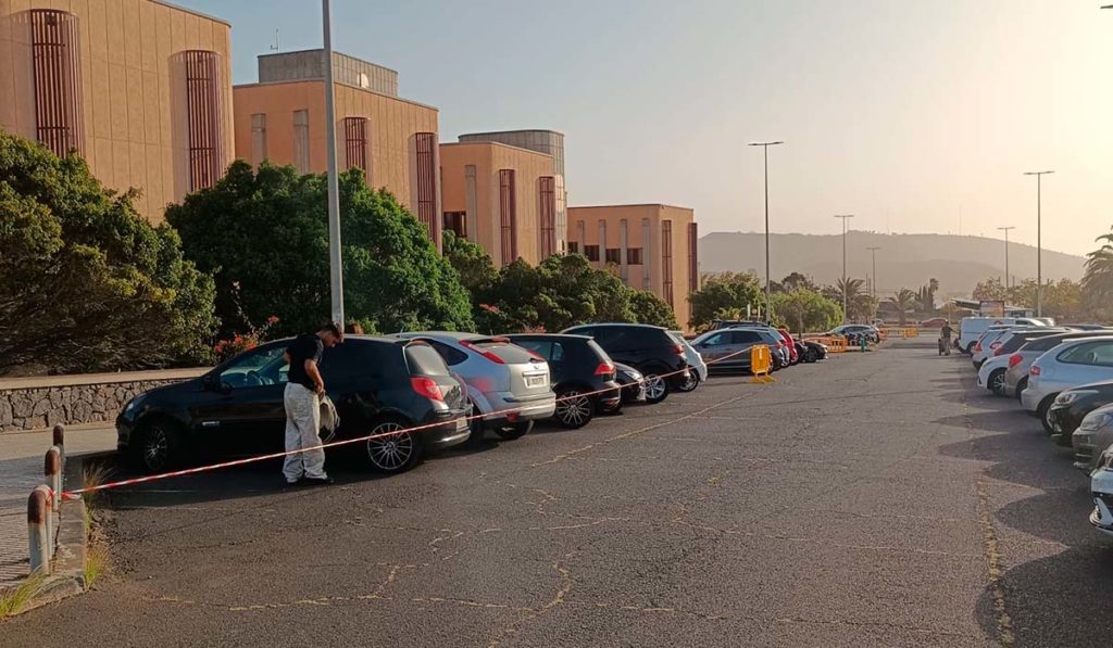 Compartir coche tendrá 'premio' en la ULL: prioridad para aparcar en 13 parkings