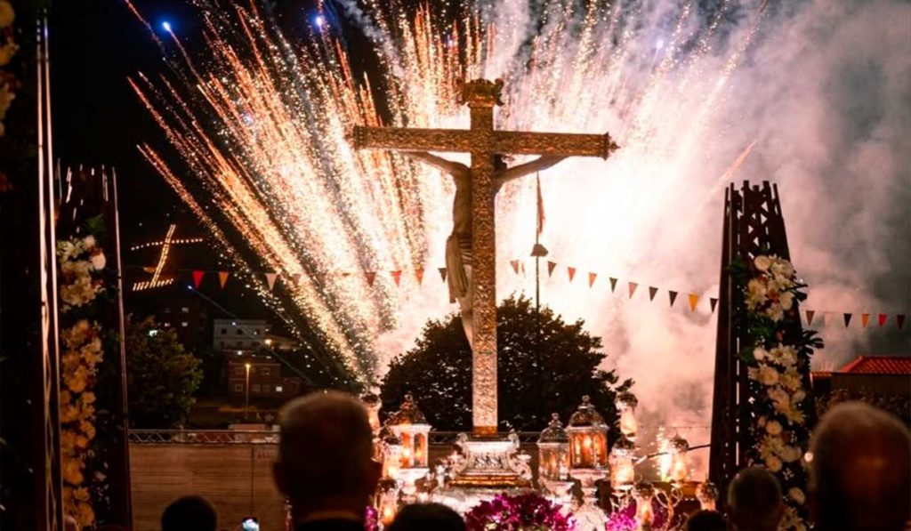 Las Fiestas del Cristo de La Laguna llegan a su final: Achamán con Los Gofiones, Fuegos de la Octava y boxeo