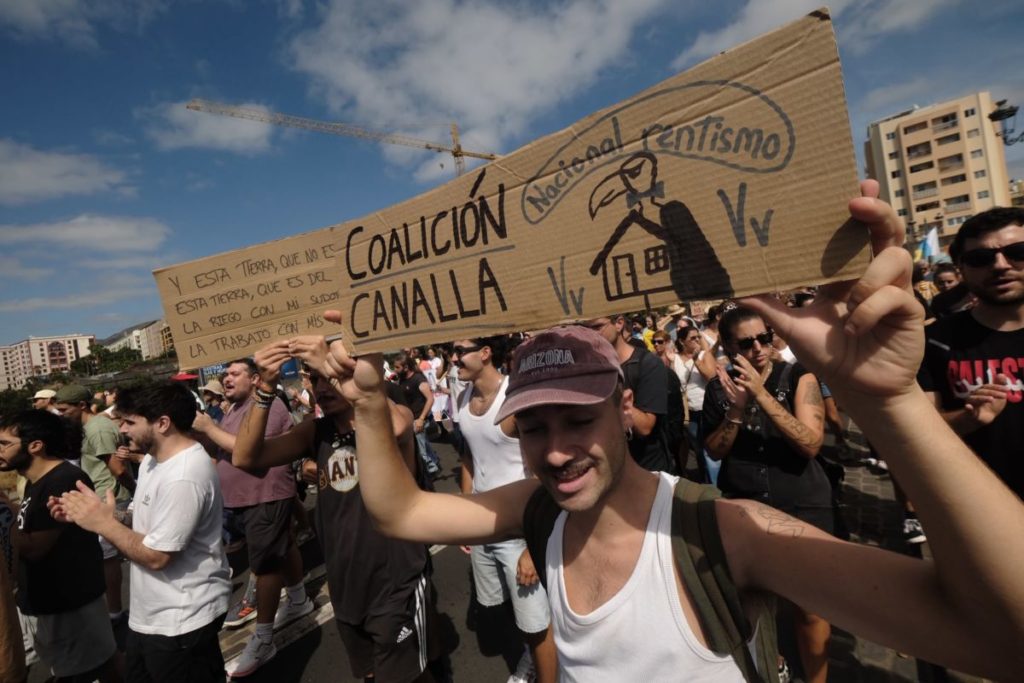 Clavijo se defiende de las cr&iacute;ticas por la crisis de la vivienda: &ldquo;No vamos a prometer varitas m&aacute;gicas&rdquo;