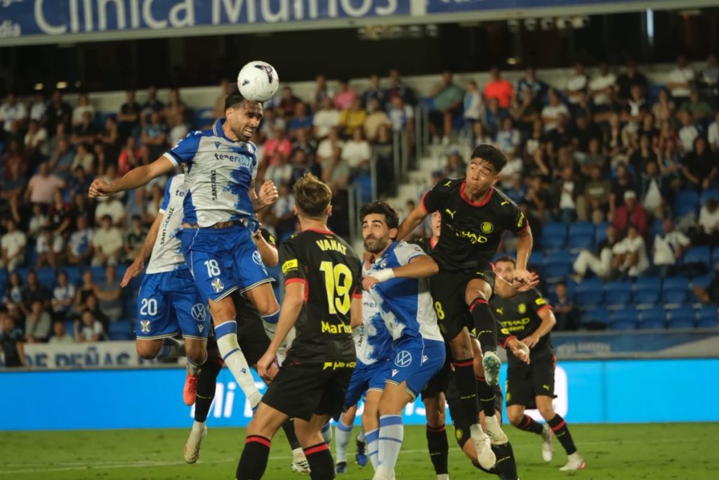 El CD Tenerife recupera su identidad ante el Girona FC (1-1)