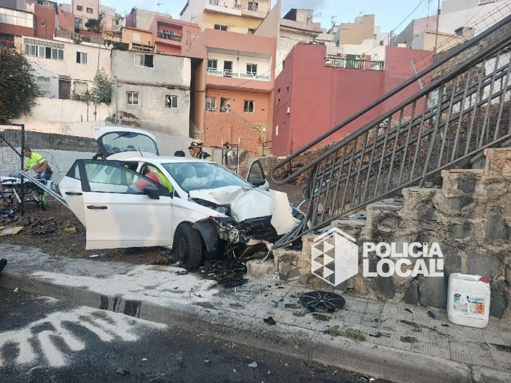 Herido un conductor tras salirse de la vía en Taco