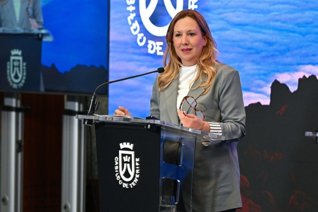 Dávila reitera el rechazo del Cabildo, por ahora, a los peajes en Tenerife: "No podemos descartar escenarios de futuro"