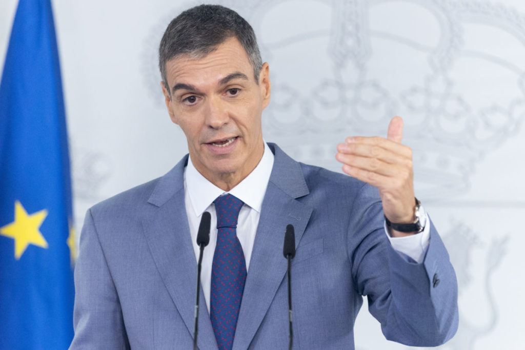 S&aacute;nchez acusa al PP de &ldquo;judicializar la pol&iacute;tica&rdquo; en lugar de responder a los problemas como hace el Gobierno