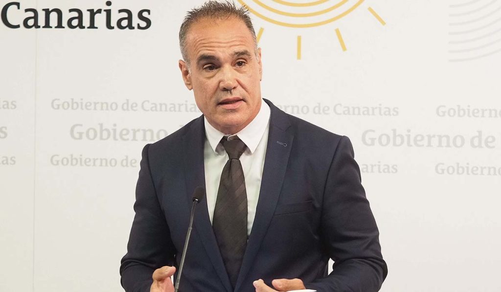 Jos&eacute; Ram&oacute;n Barrera, comisionado del REF: &ldquo;El nivel de vida de los canarios se aleja de la media nacional&rdquo;
