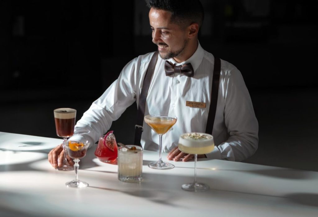 Dos bares de Royal Hideaway Corales, en Tenerife, situados entre los mejores de España