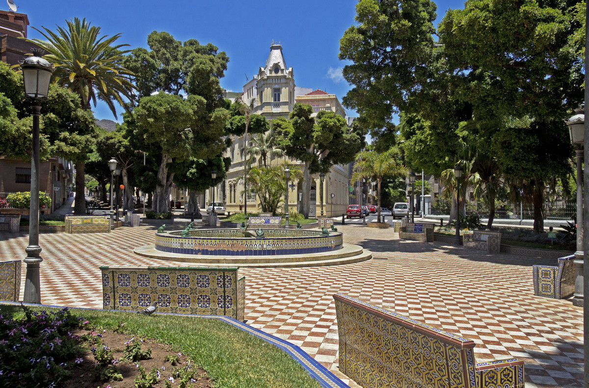 La curiosa historia de la plaza de los Patos de Santa Cruz: no siempre se llamó así