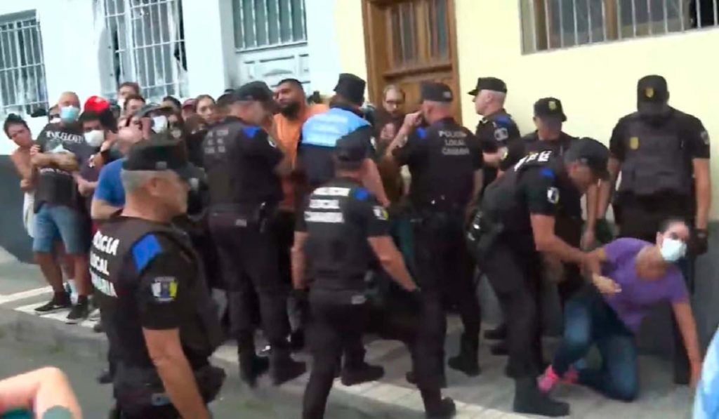 Desahucian a una madre y sus dos hijos menores en Canarias pese a presentar un informe de vulnerabilidad
