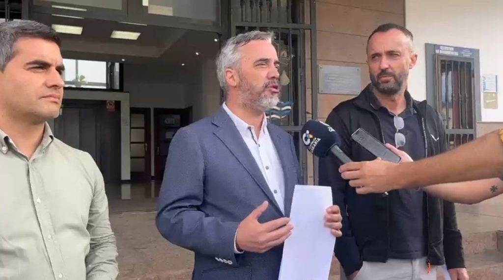 Presentada la moci&oacute;n de censura contra el alcalde de San Juan de la Rambla: &ldquo;Decir en pocas palabras los motivos es complejo&rdquo;