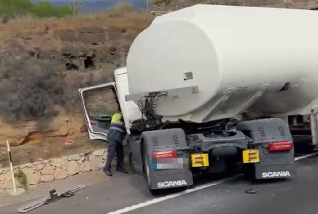 Un accidente de camión provoca un atasco en la TF-1