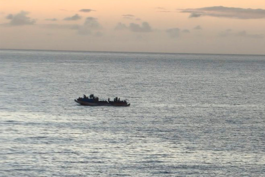 Rescatan un cayuco con 120 personas en Tenerife y elevan a 538 los migrantes llegados a Canarias