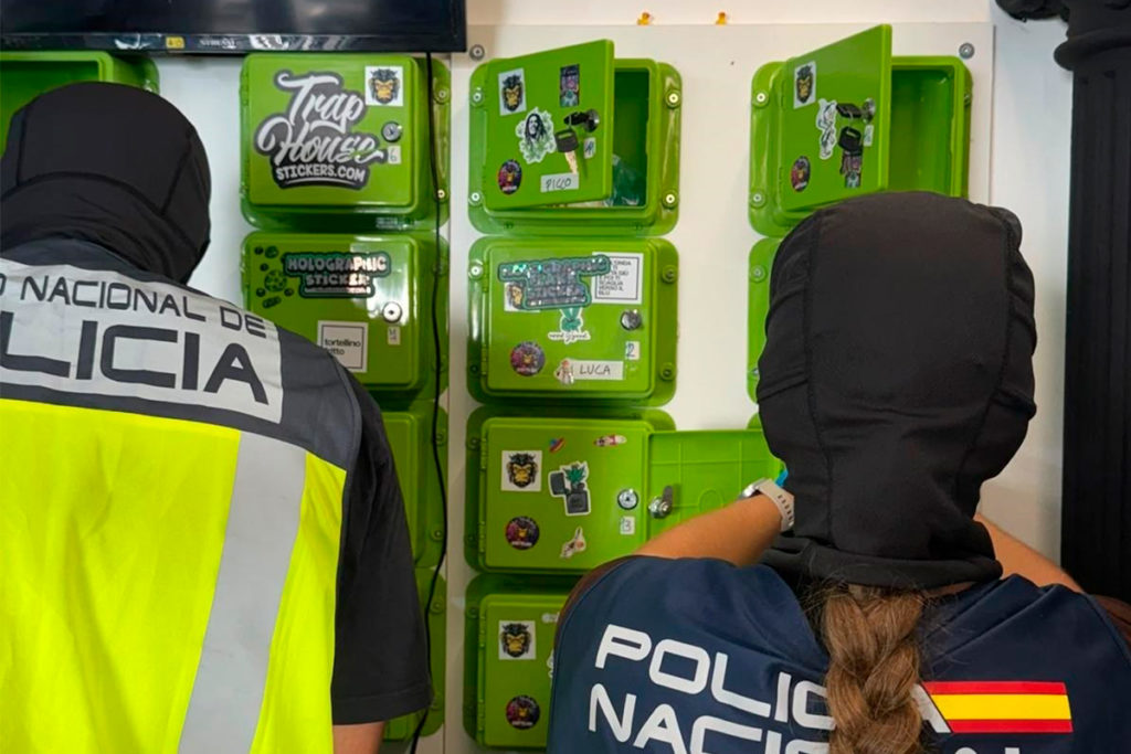 Dos locales de un centro comercial de Tenerife usados como tapadera para vender droga